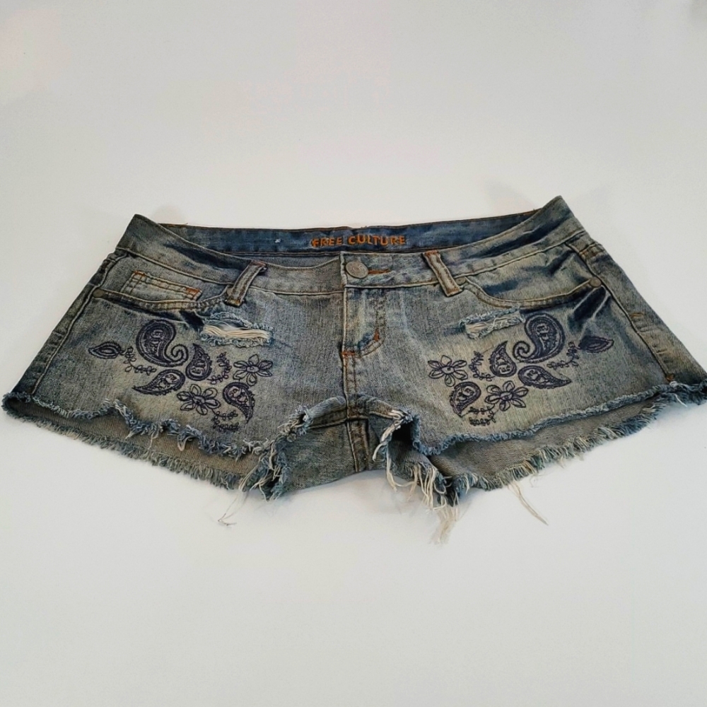 Juniors Free Culture Denim shorts size 9